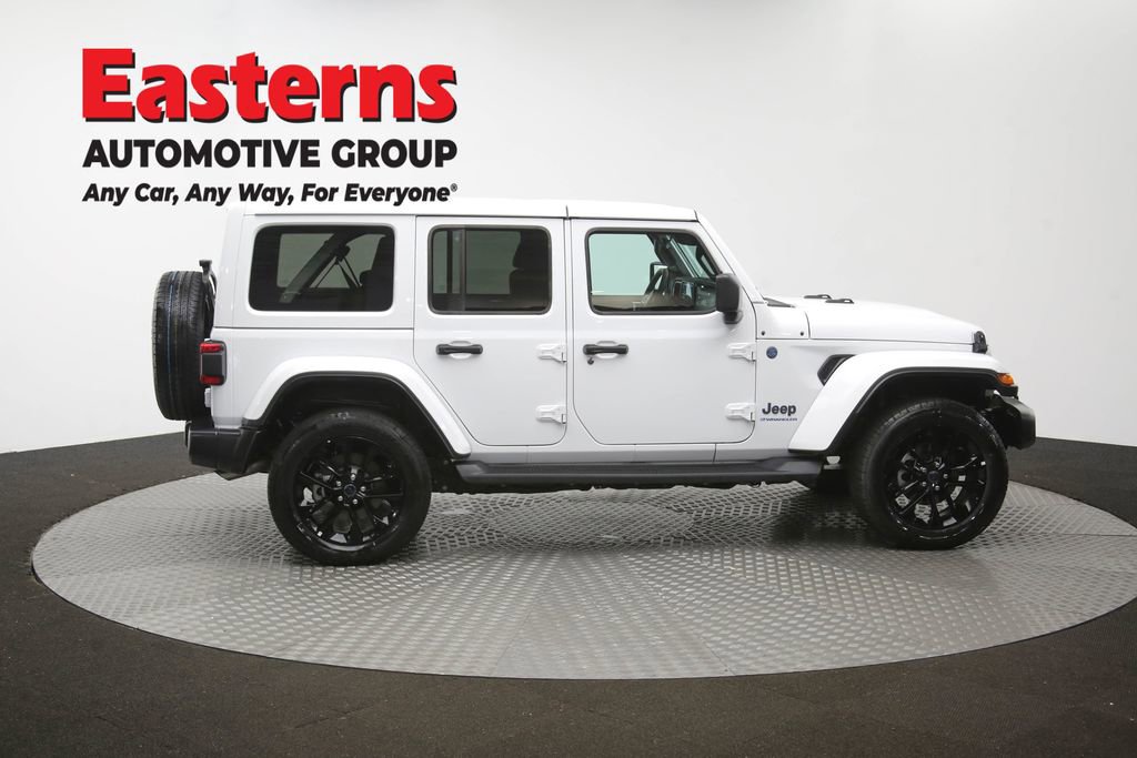 Used 2025 Jeep Wrangler Unlimited Sahara AWD/4WD image 40