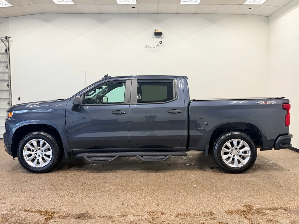 Used 2019 Chevrolet Silverado 1500 Custom w/ Custom Value Package AWD/4WD image 2