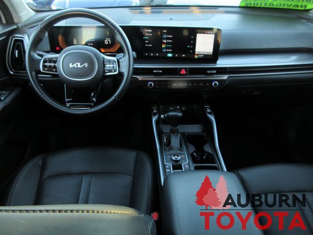 Used 2024 Kia Sorento S image 10