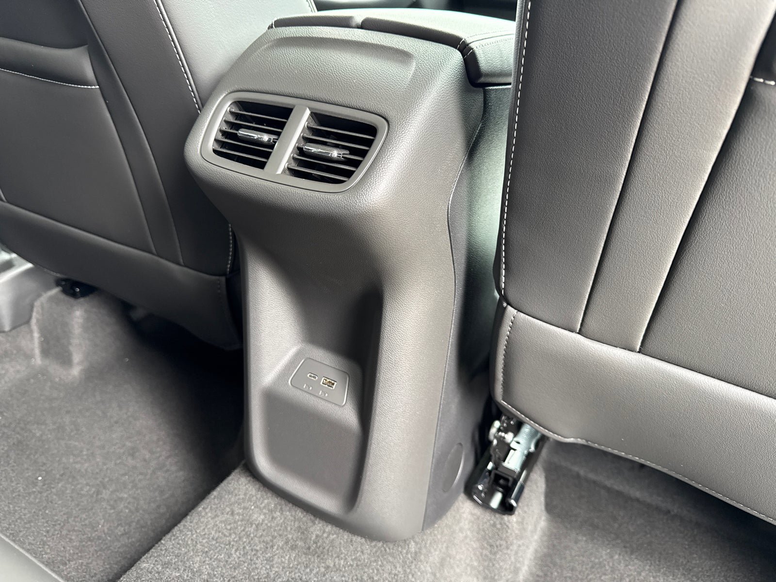 Used 2026 Buick Envision Sport Touring AWD/4WD image 19
