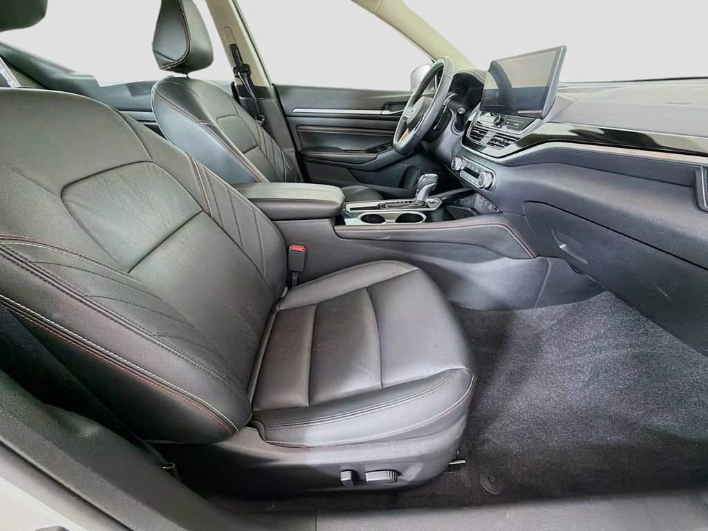 Used 2023 Nissan Altima 2.5 SR w/ SR Premium Package FWD image 24