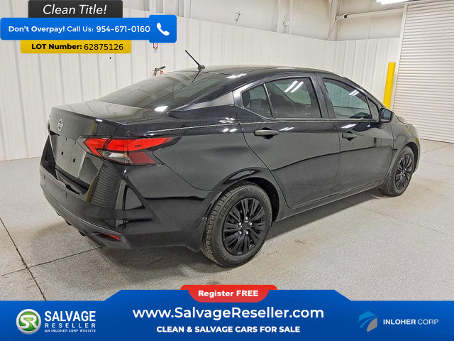 Used 2021 Nissan Versa S FWD image 4