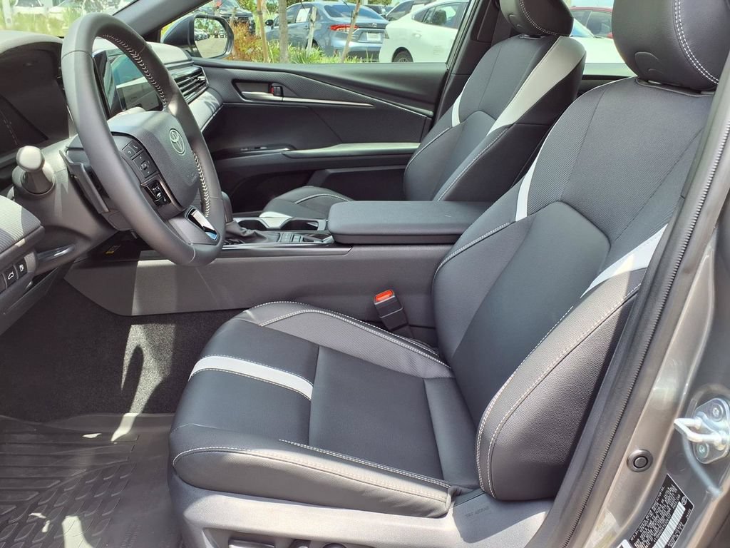 Used 2026 Toyota Camry SE FWD image 22