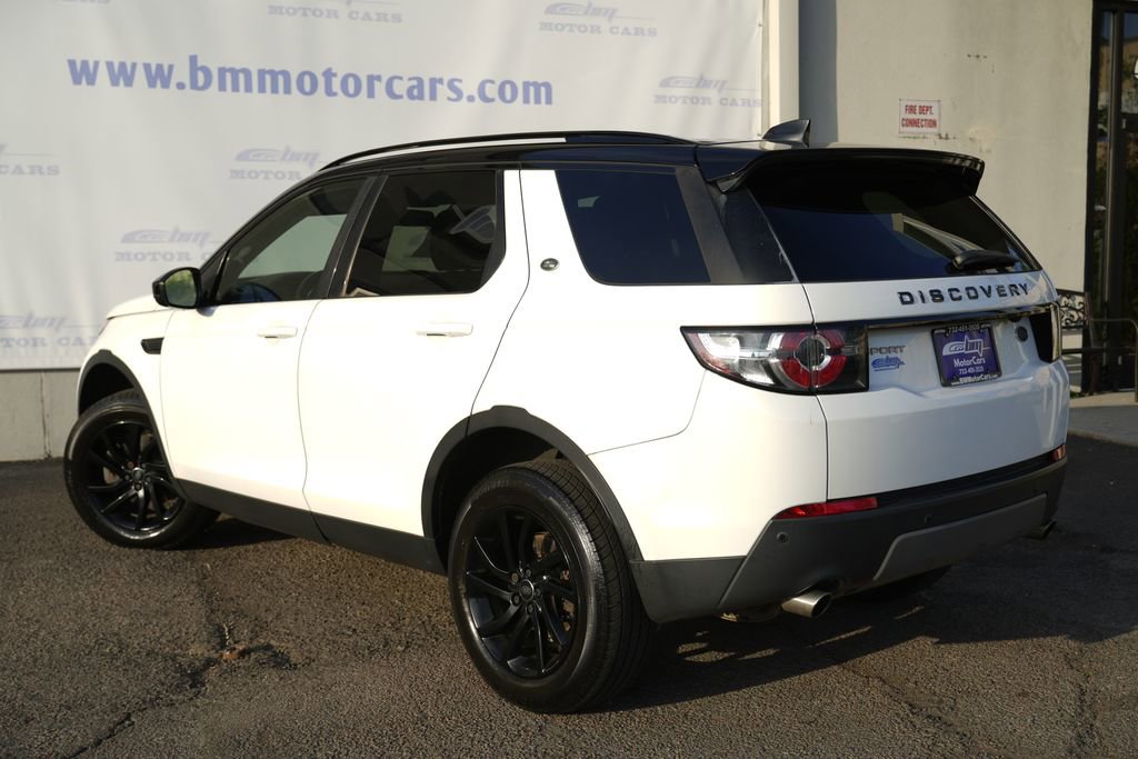 Used 2019 Land Rover Discovery Sport SE AWD/4WD image 4