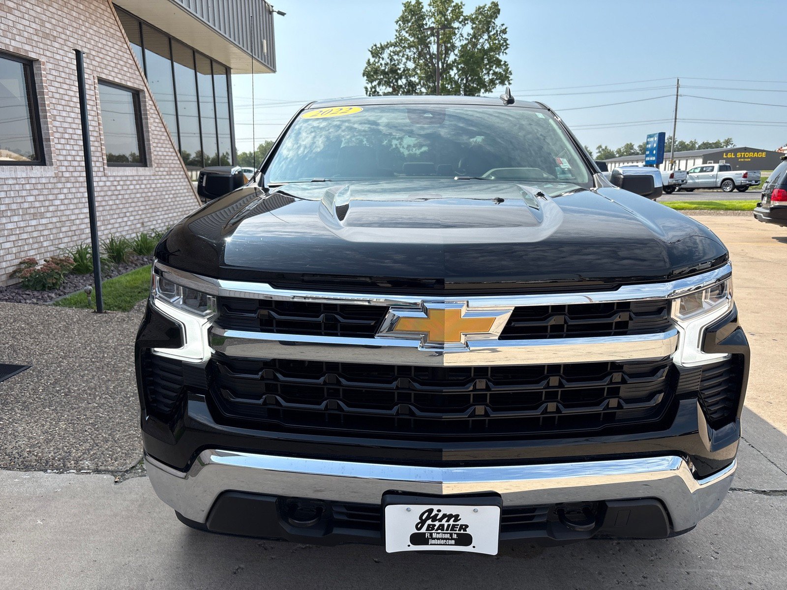 Used 2022 Chevrolet Silverado 1500 LT AWD/4WD image 6