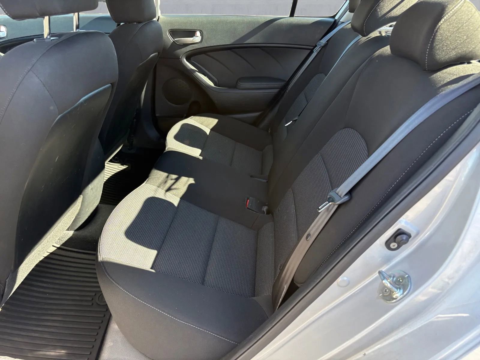 Used 2017 Kia Forte LX image 14