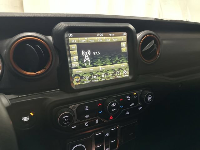 Used 2023 Jeep Gladiator Mojave AWD/4WD image 11