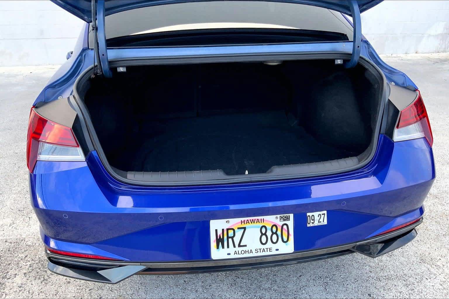 Used 2023 Hyundai Elantra Limited FWD image 18