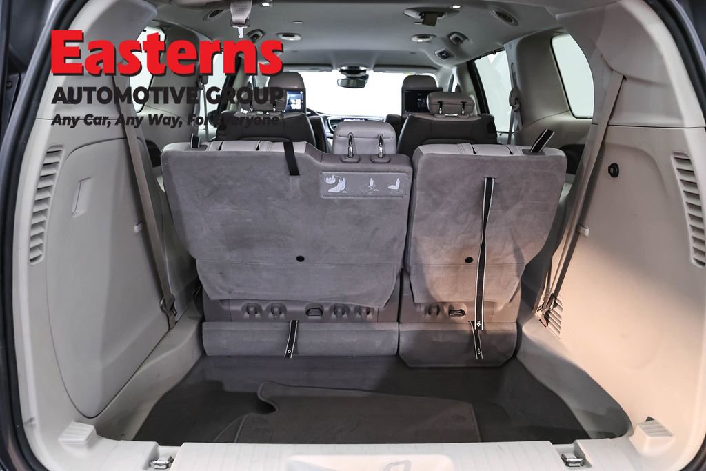 Used 2017 Chrysler Pacifica Touring-L Plus w/ Advanced Safetytec Group FWD image 8
