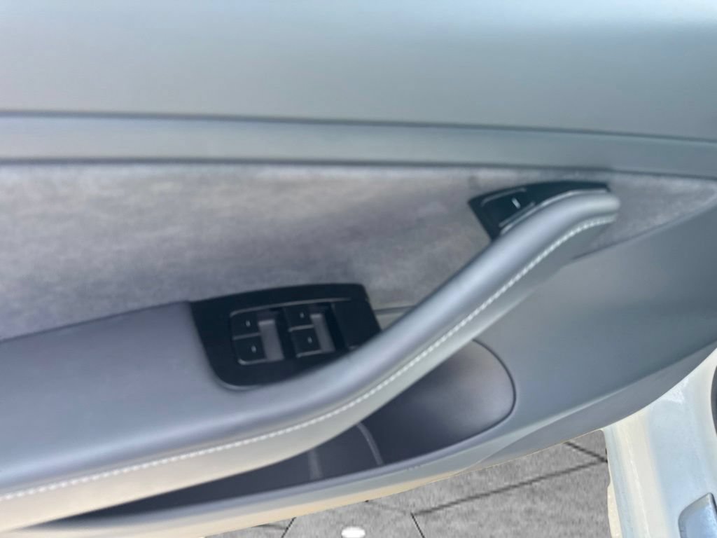 Used 2020 Tesla Model 3 Long Range AWD/4WD image 28