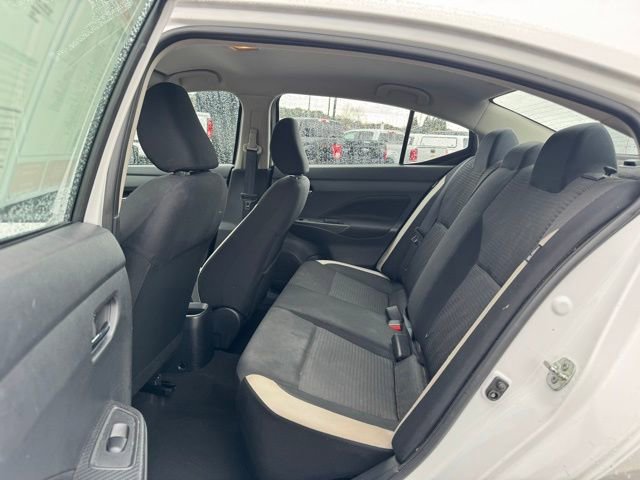 Used 2022 Nissan Versa SV image 11