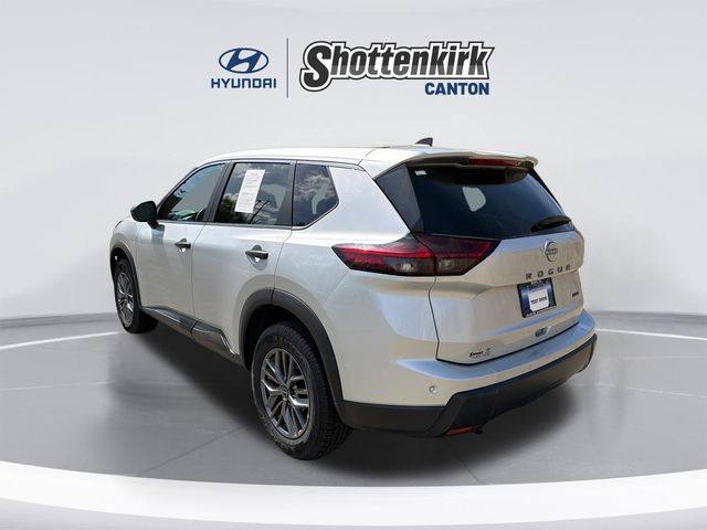 Used 2024 Nissan Rogue S image 7