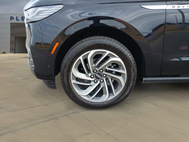 Used 2025 Lincoln Navigator L Reserve image 14