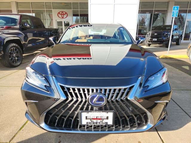 Used 2022 Lexus ES 300h w/ Luxury Package image 4