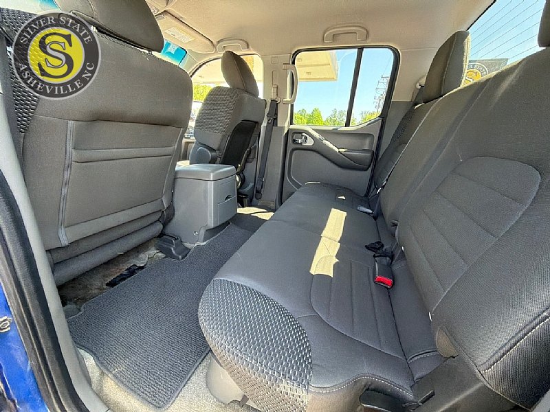Used 2012 Nissan Frontier SV w/ Sport Appearance Pkg AWD/4WD image 13