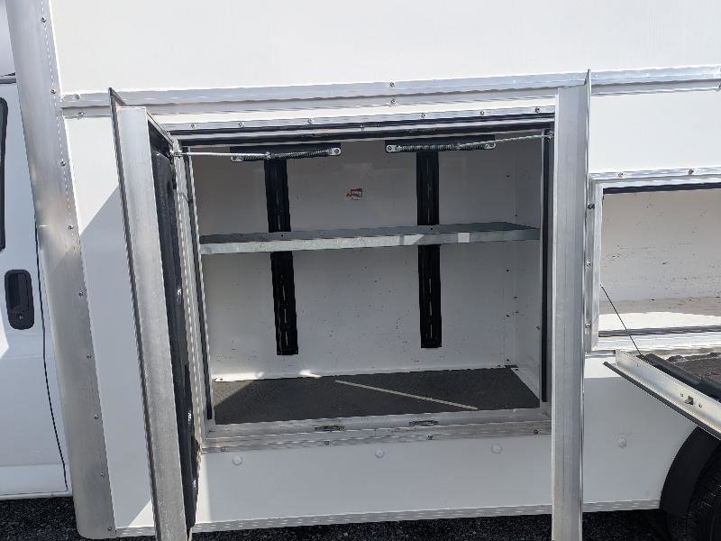 Used 2022 GMC Savana 3500 w/ Power Convenience Package image 5