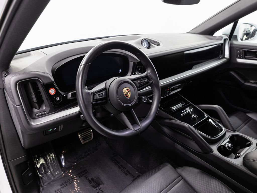 Used 2024 Porsche Cayenne S image 8