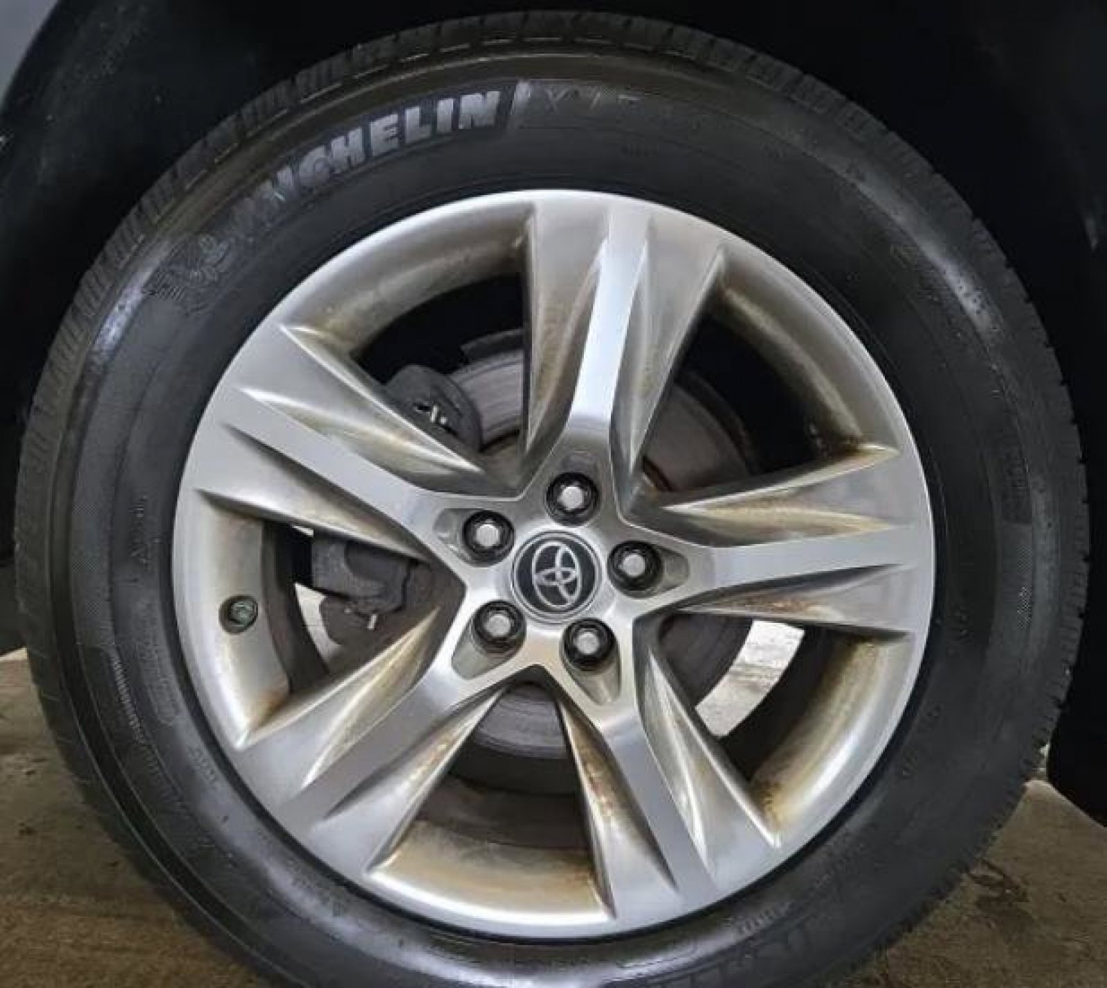 Used 2018 Toyota Highlander Limited AWD/4WD image 6