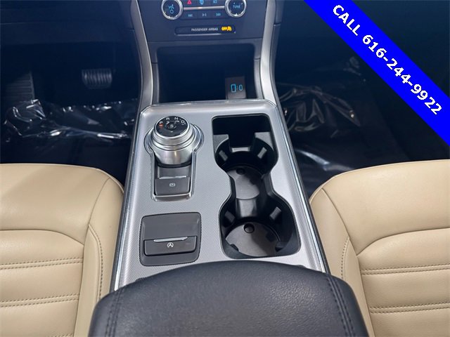 Used 2022 Ford Edge SEL w/ Convenience Package image 16