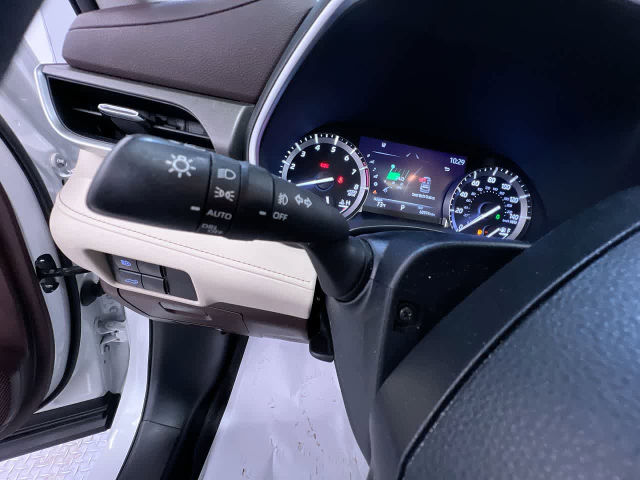 Used 2022 Toyota Highlander XLE AWD/4WD image 18