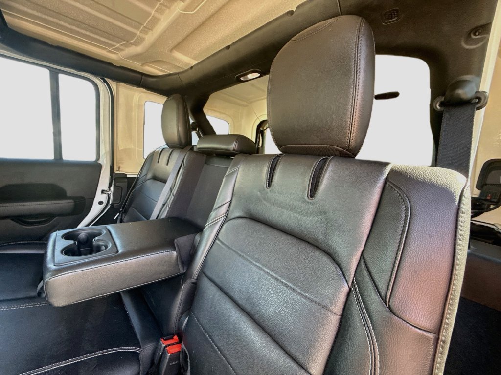 Used 2023 Jeep Wrangler Unlimited Sahara AWD/4WD image 27