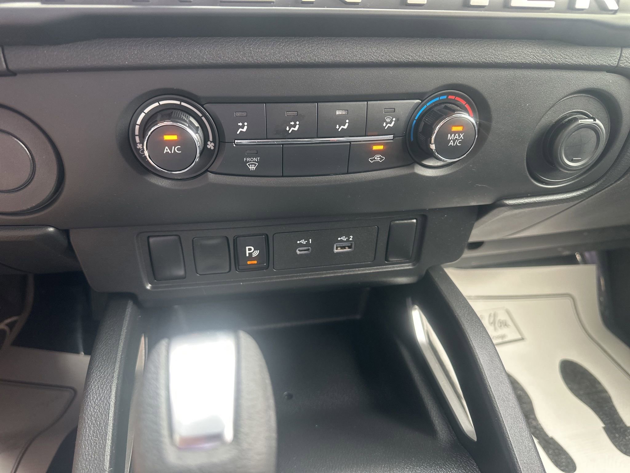 Used 2025 Nissan Frontier SV RWD image 32