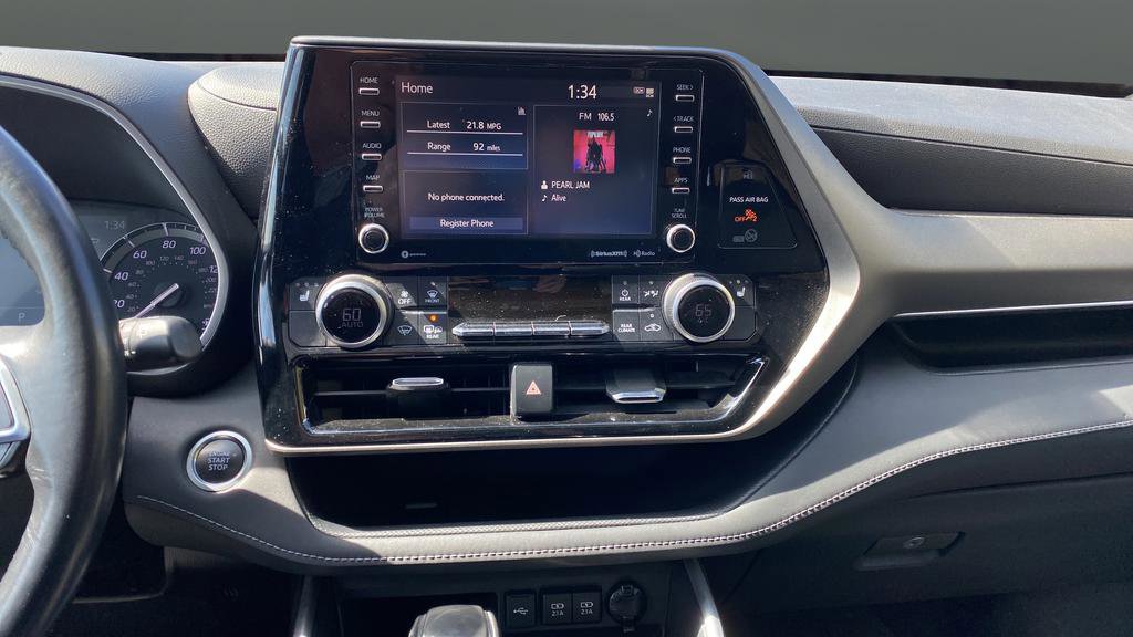 Used 2020 Toyota Highlander XLE image 14