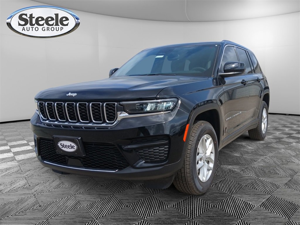 New 2024 Jeep Grand Cherokee Laredo X image 1