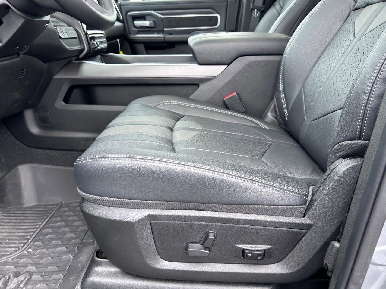 Used 2024 RAM 2500 Laramie w/ Sport Appearance Package image 22