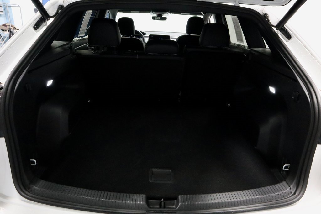 Used 2025 Volkswagen Atlas Cross Sport SE image 13