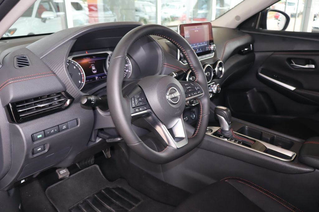Used 2025 Nissan Sentra SR FWD image 16