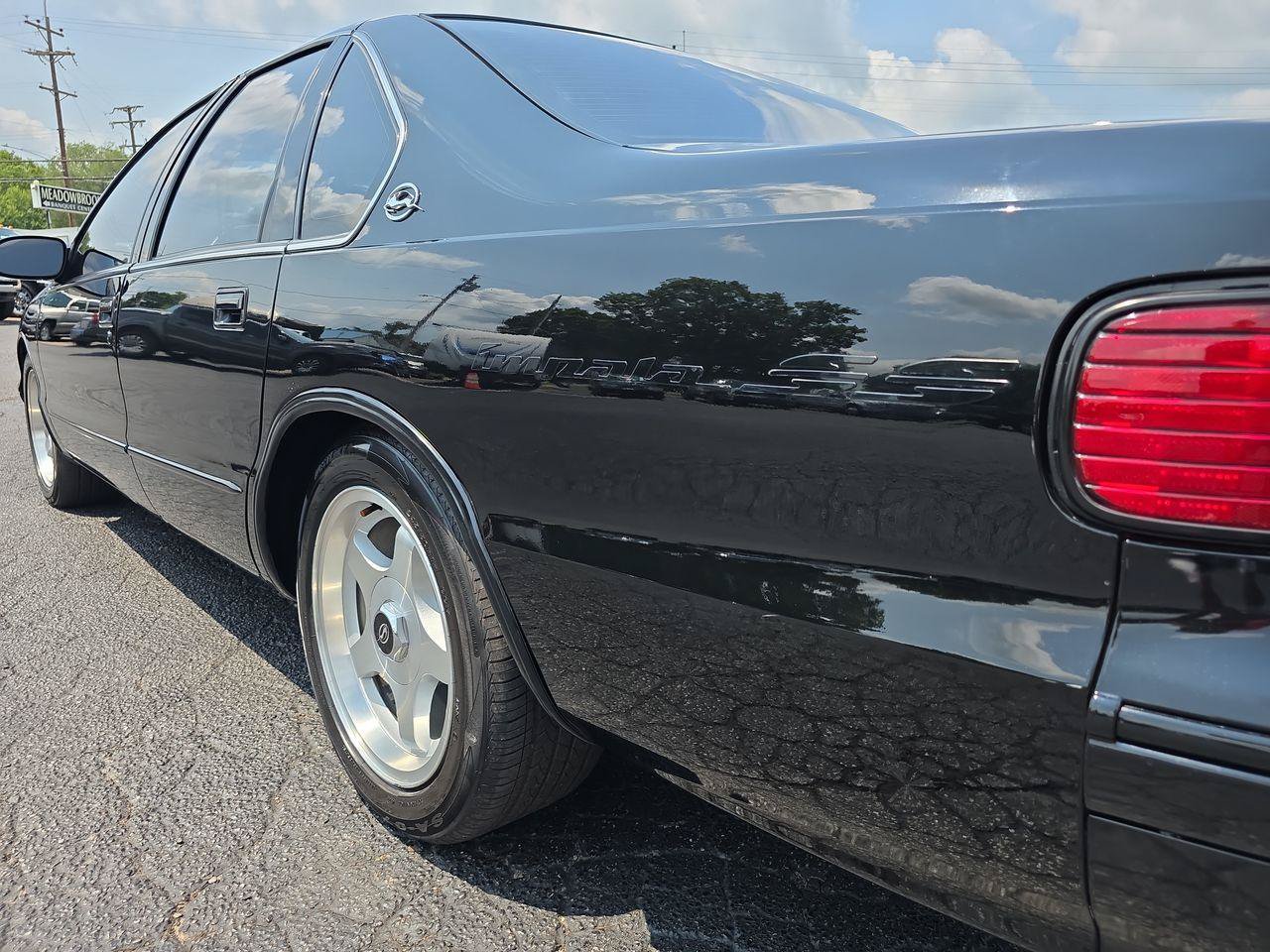 Used 1996 Chevrolet Impala SS RWD image 33