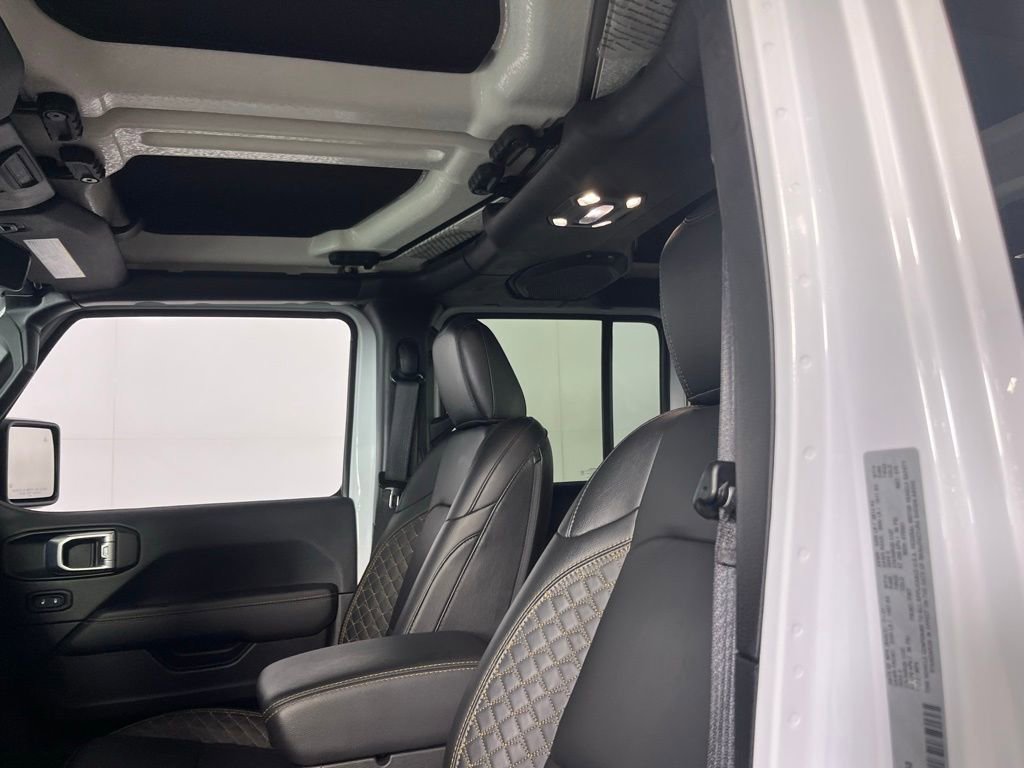 Used 2021 Jeep Wrangler Unlimited Sahara image 24
