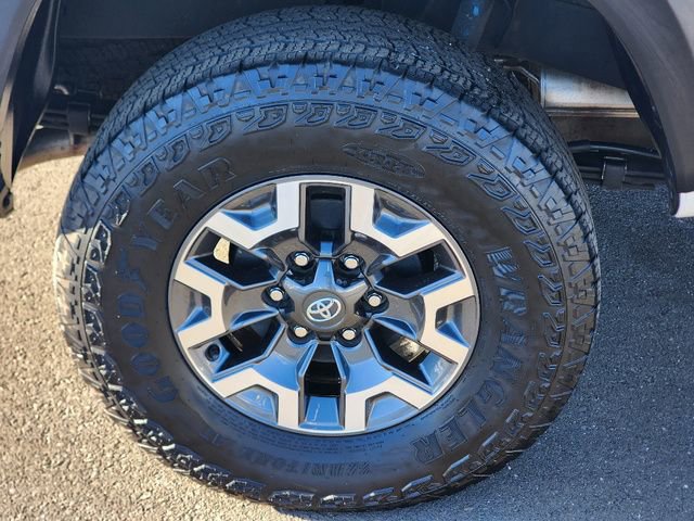 Used 2023 Toyota Tacoma TRD Off-Road image 12