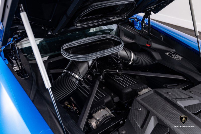 Used 2024 Lamborghini Huracan Sterrato image 22