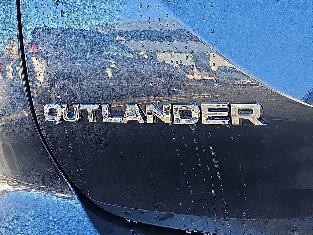 New 2026 Mitsubishi Outlander SE image 21