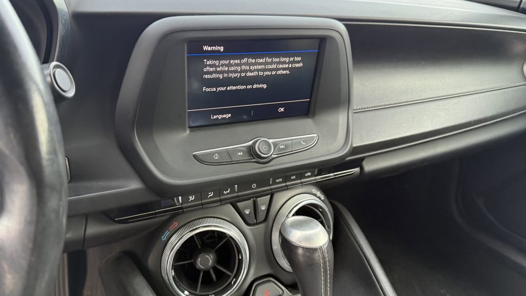 Used 2020 Chevrolet Camaro LT image 4