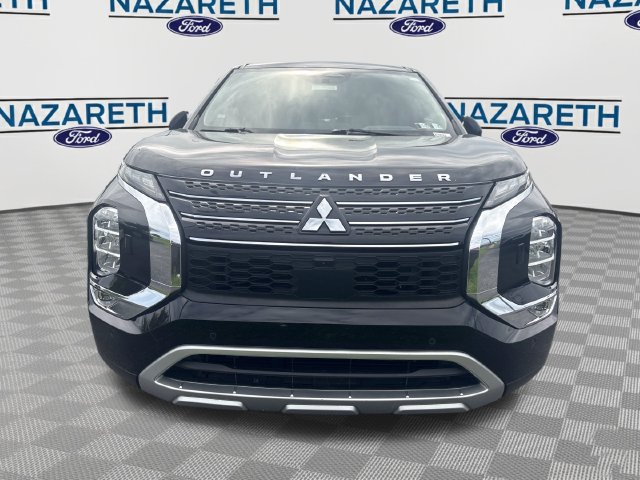 Used 2023 Mitsubishi Outlander SE AWD/4WD image 2