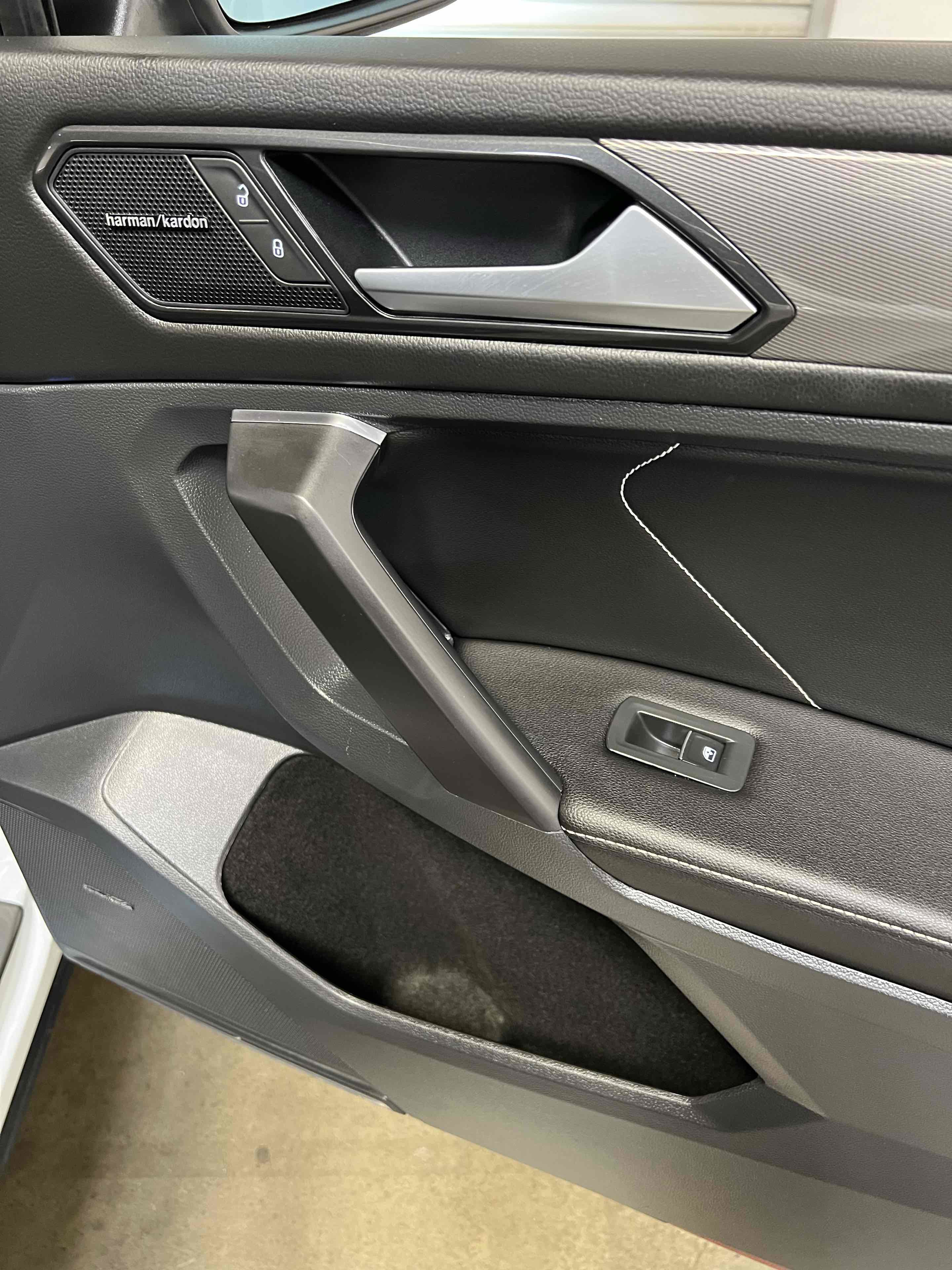 Used 2023 Volkswagen Tiguan SE w/ Panoramic Sunroof Package image 71