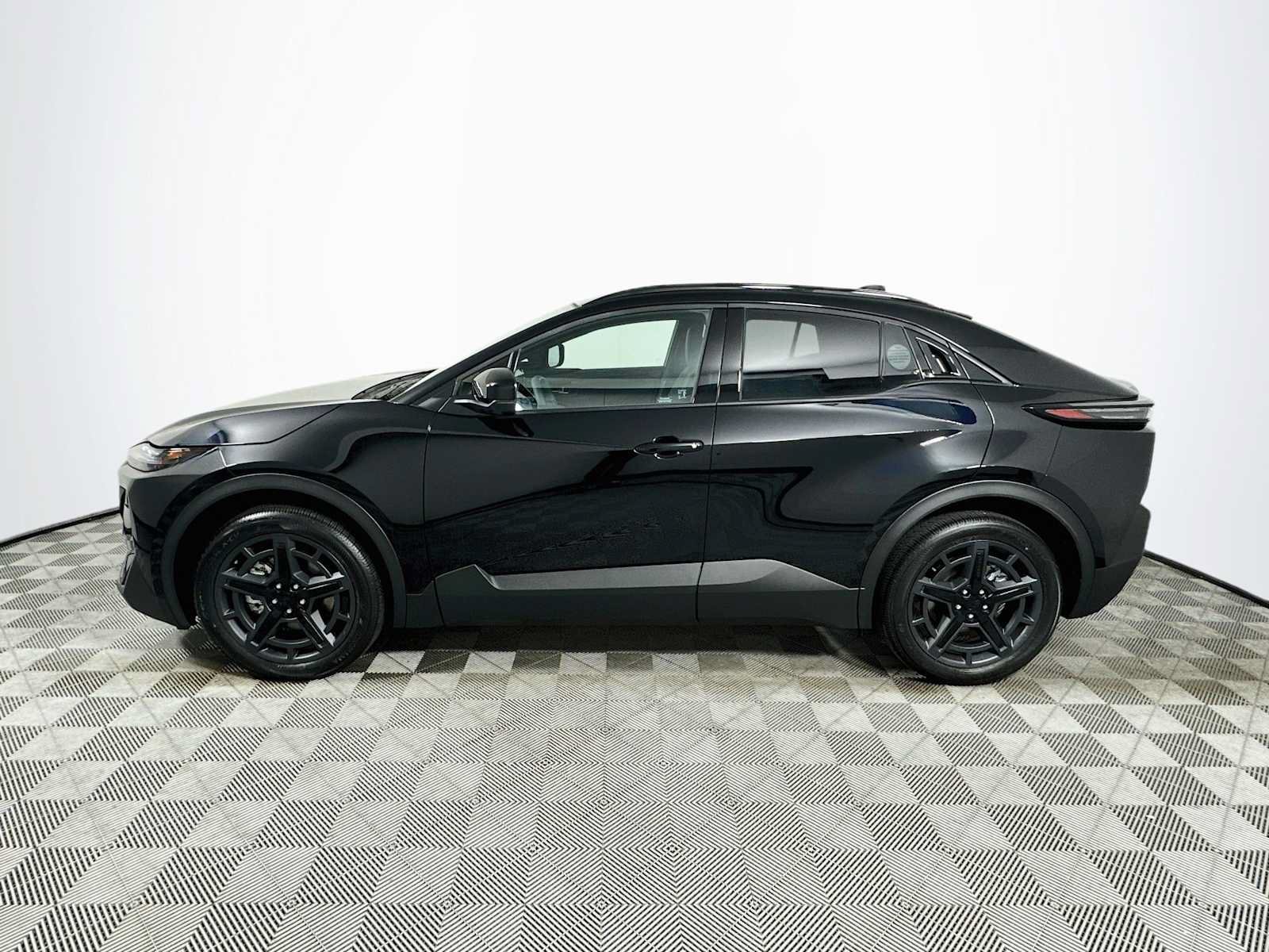 New 2026 Subaru Uncharted AWD image 4