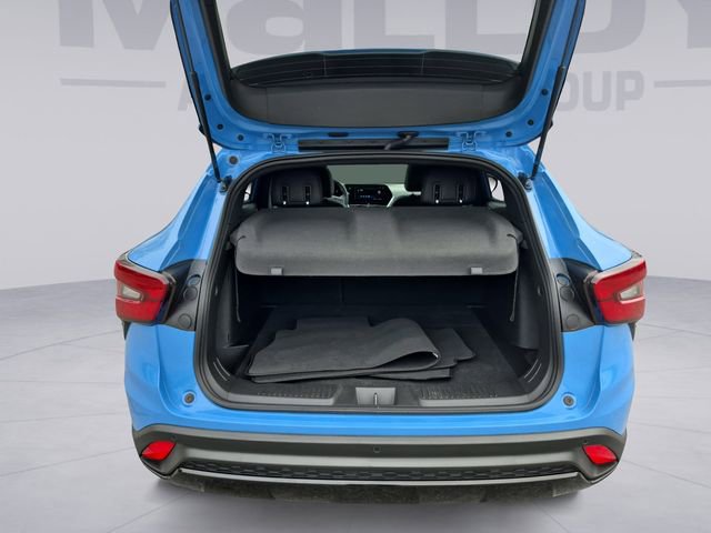 Used 2024 Chevrolet Trax RS w/ Sunroof Package image 19