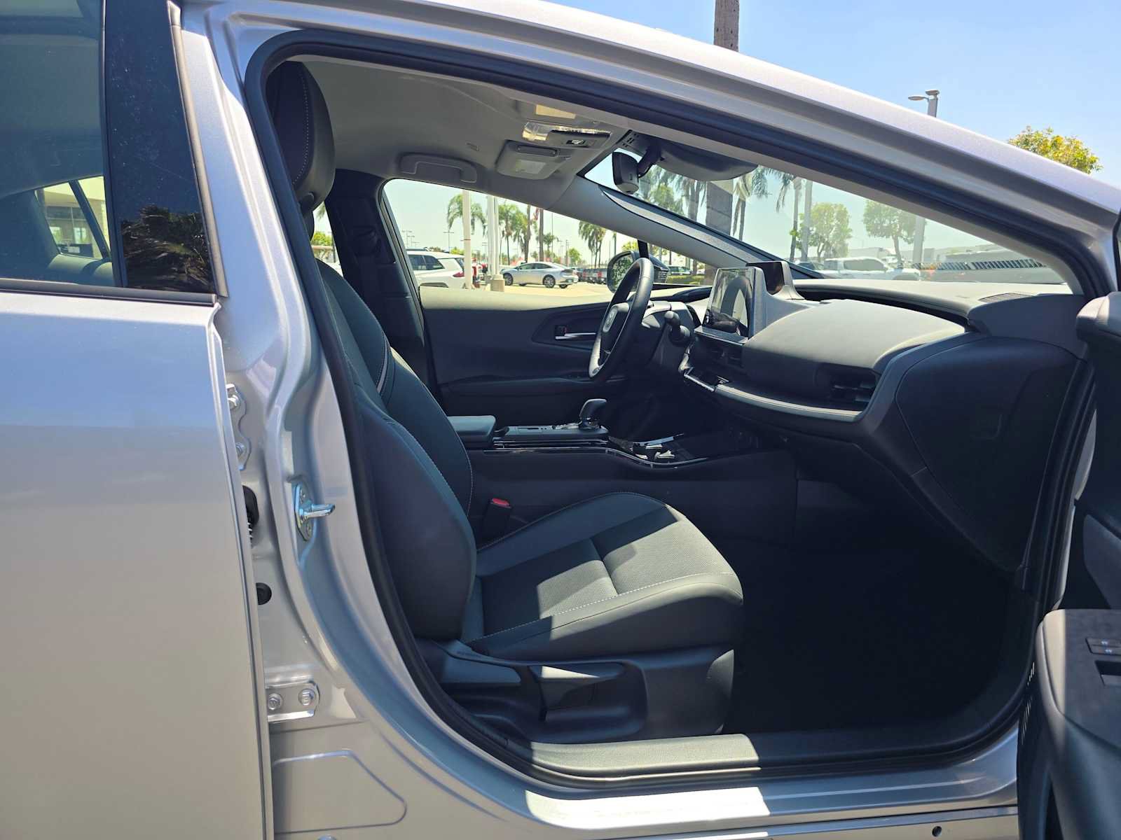 Certified 2026 Toyota Prius XLE FWD image 10