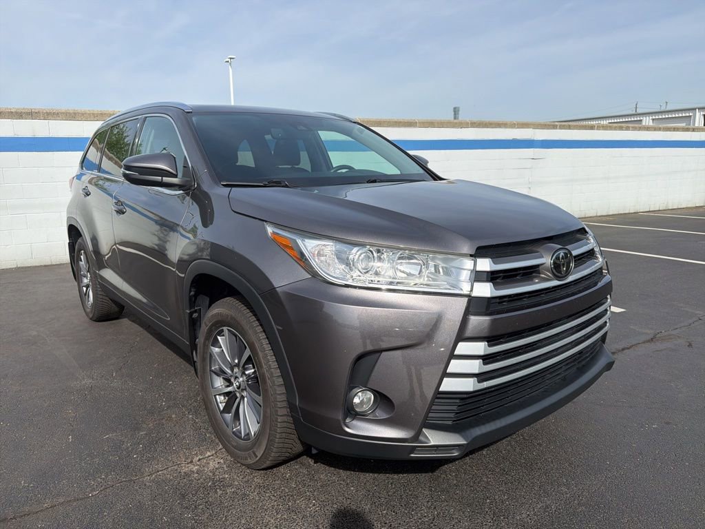 Used 2019 Toyota Highlander XLE AWD/4WD image 7