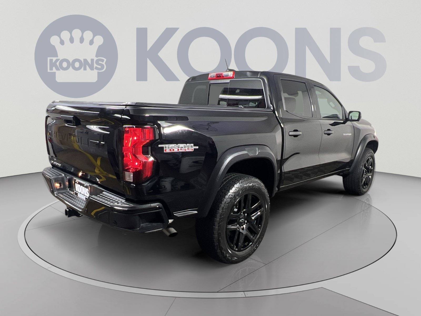 Used 2023 Chevrolet Colorado Trail Boss w/ Technology Package AWD/4WD image 11