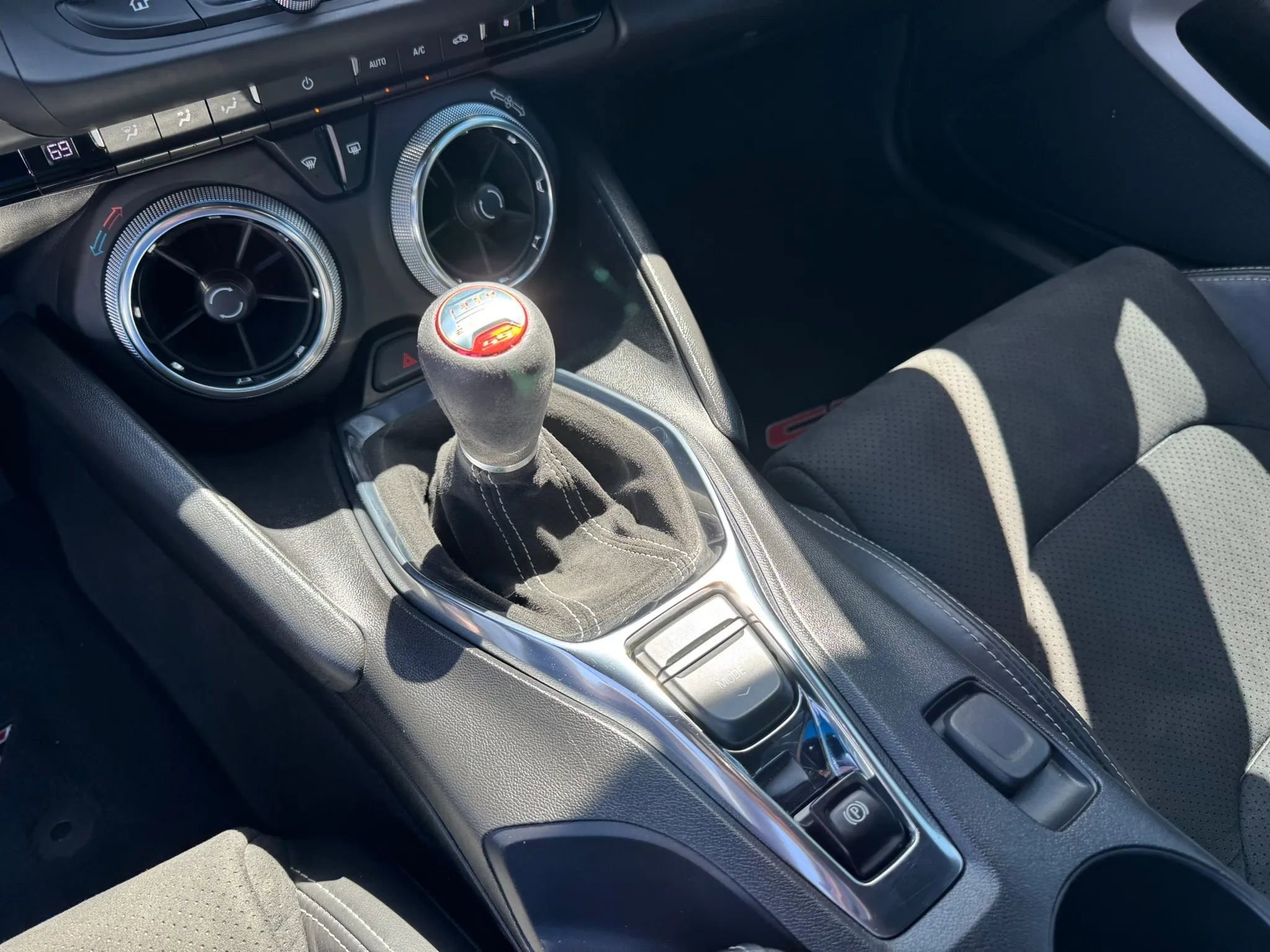 Used 2019 Chevrolet Camaro SS RWD image 33