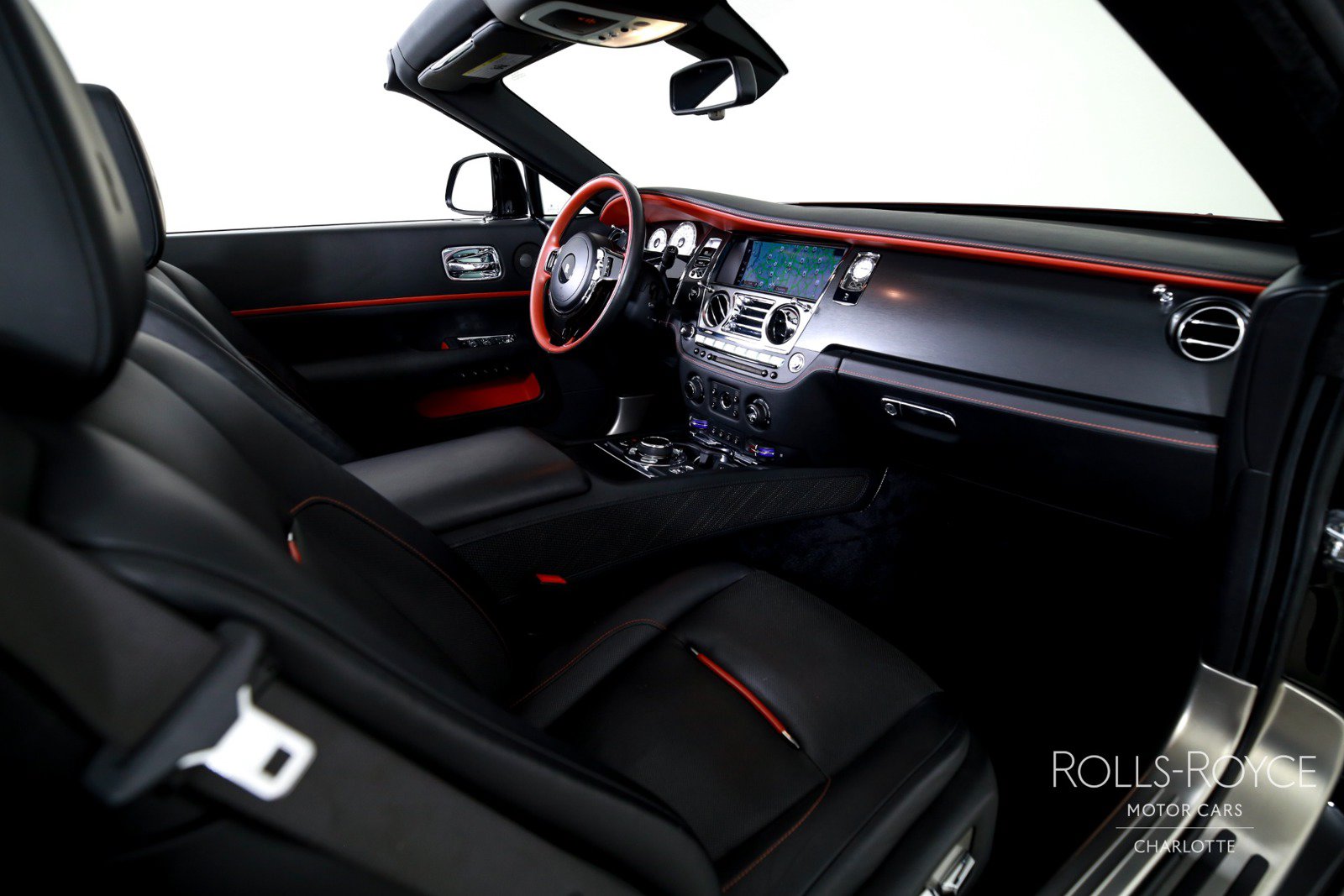 Used 2019 Rolls-Royce Dawn RWD image 25