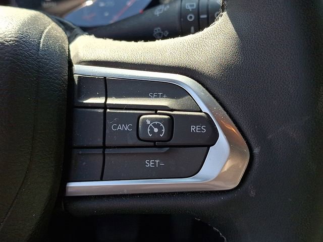 Used 2023 Jeep Compass Latitude AWD/4WD image 17