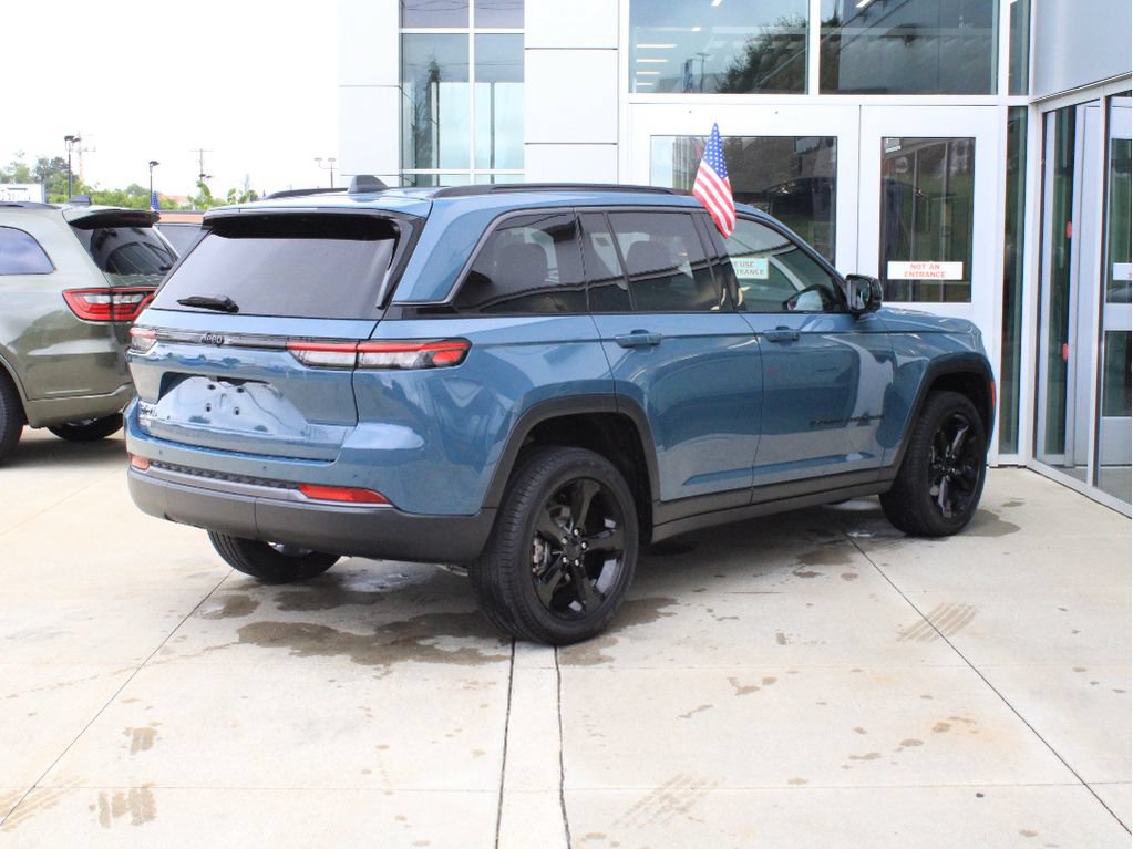Used 2026 Jeep Grand Cherokee Limited w/ Limited Altitude Package AWD/4WD image 6