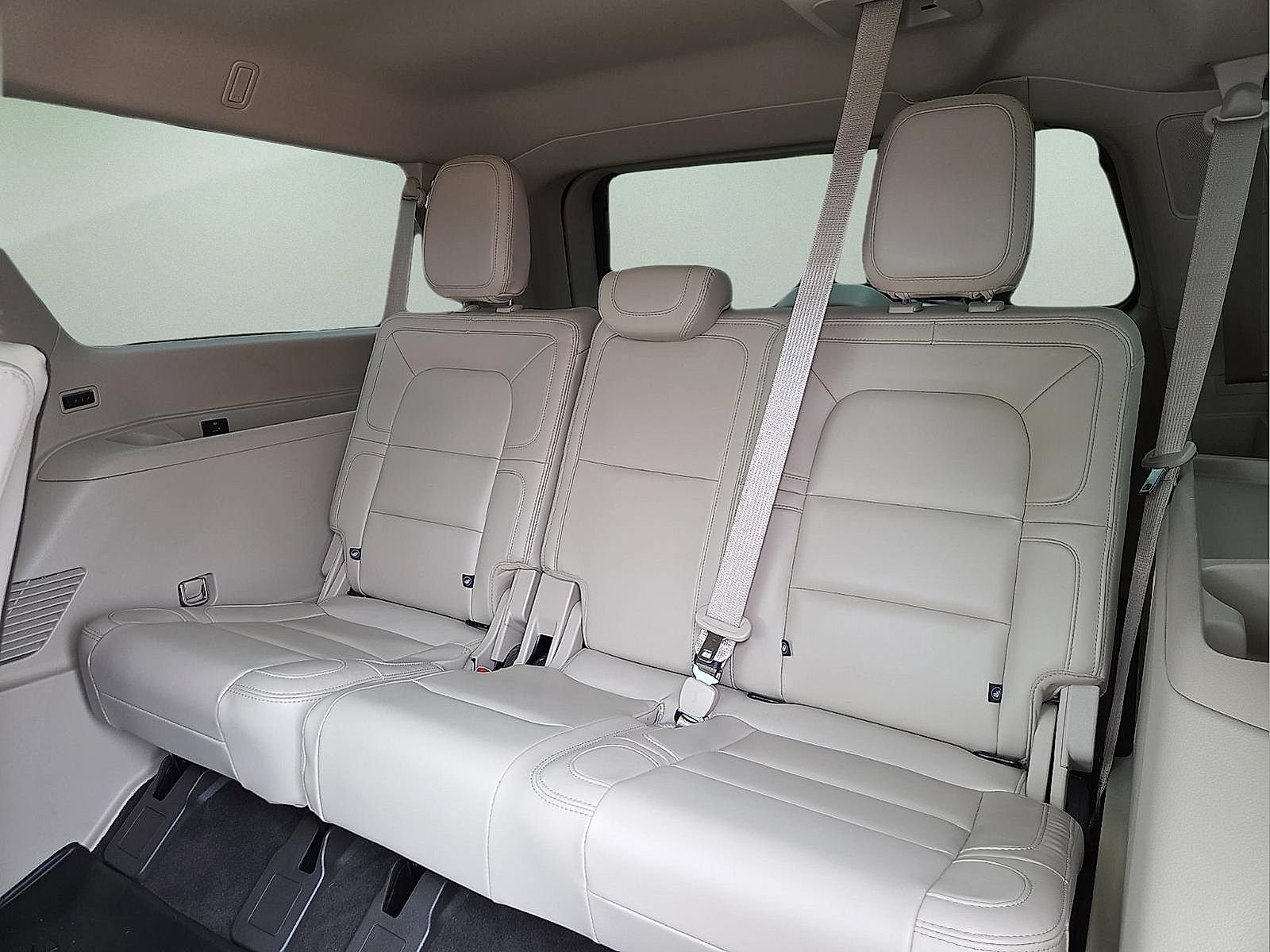 Used 2021 Lincoln Navigator L Reserve w/ Luxury Package AWD/4WD image 10