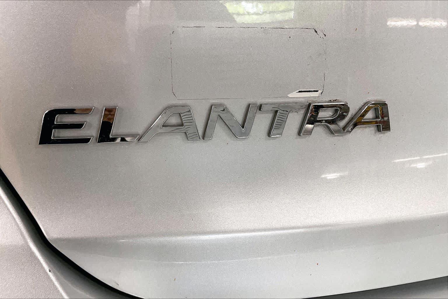 Used 2017 Hyundai Elantra SE FWD image 30